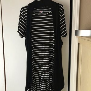 Black and white striped LuLaRoe Carly-2XL